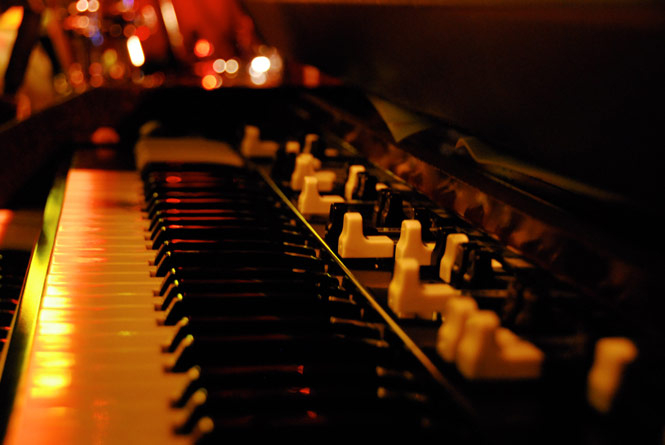 hammond-B3-drawbars-665x445